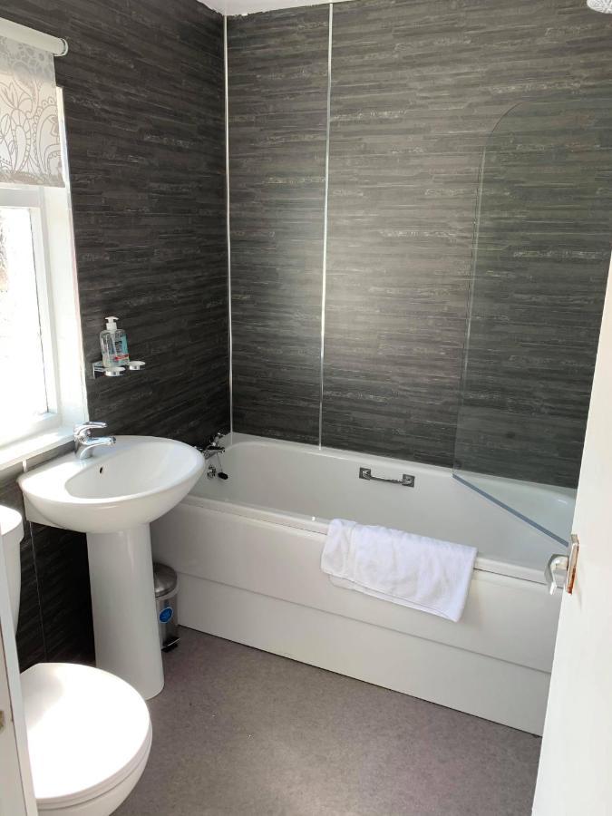 Hotel The Carisbrooke Forres Esterno foto